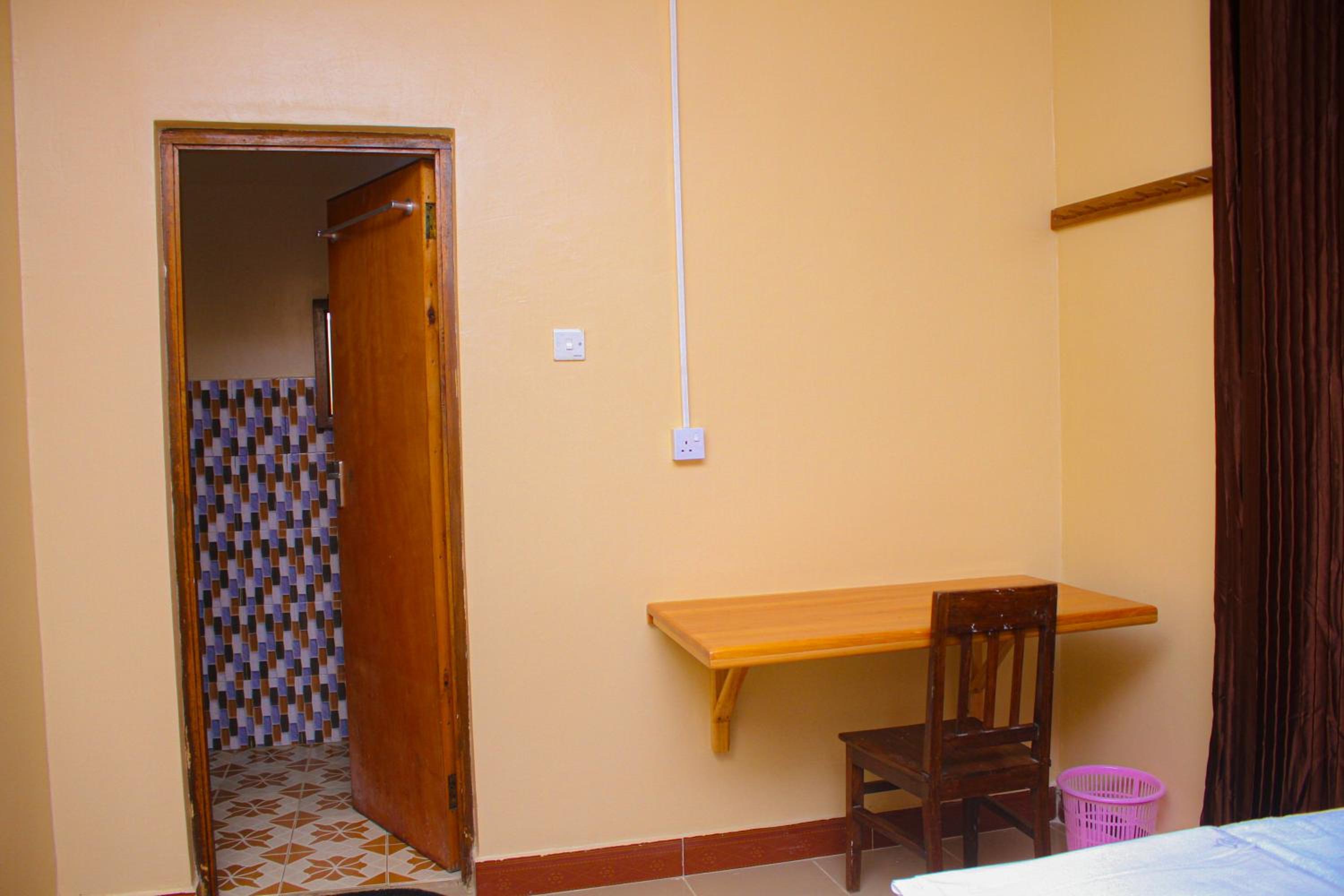 The Connected Living Lodge with AC ,Wi-Fi and Netflix