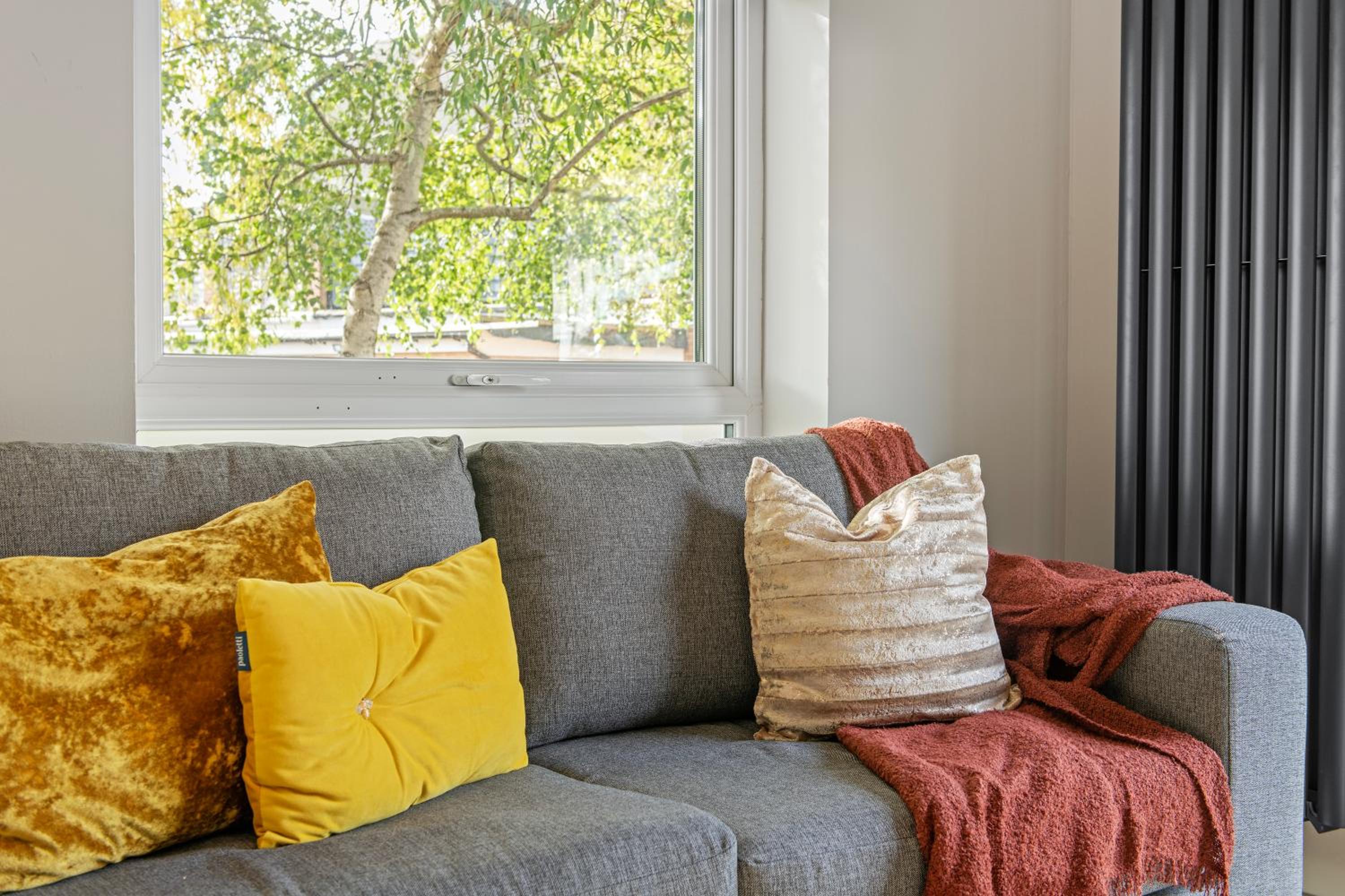 Brand New 1-Bed Flat With Free Parking view 4