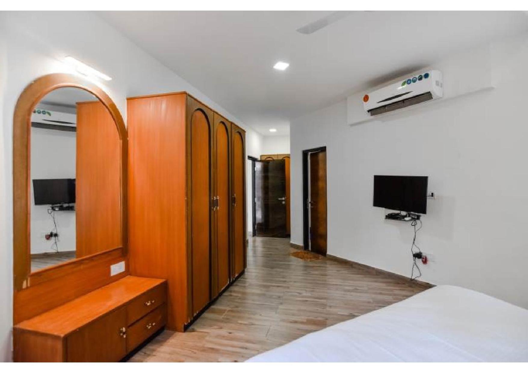 GREEN COVE 5 BHK view 2
