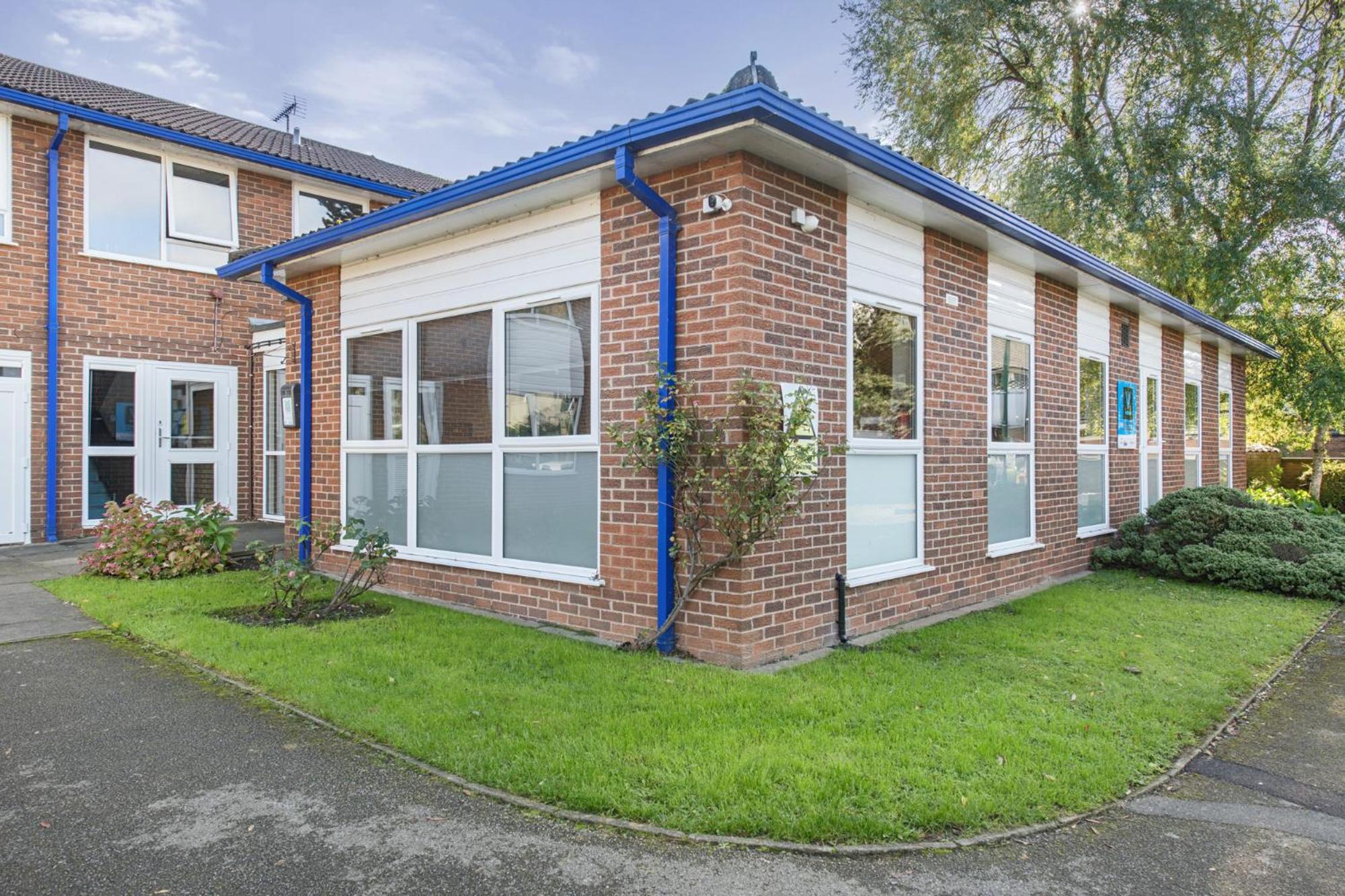 Brand New 1-Bed Flat Steps from Clifton NTU Campus view 2