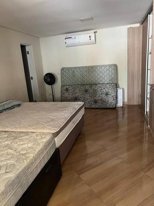 Sobrado 5 suítes na praia
