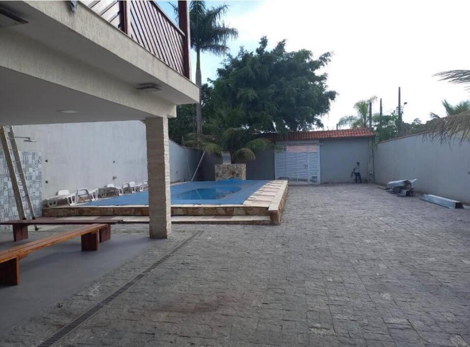 Sobrado 5 suítes na praia