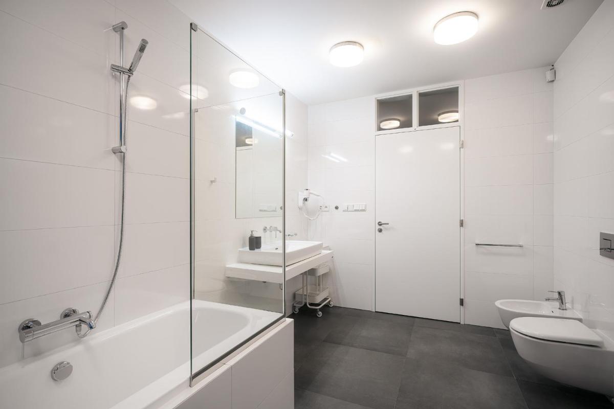 5BR+2Bath Old Town Industrial Penthouse, A/C