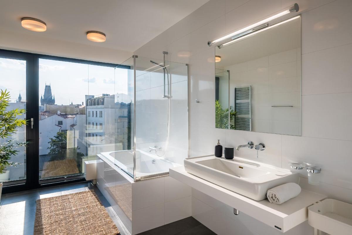 5BR+2Bath Old Town Industrial Penthouse, A/C