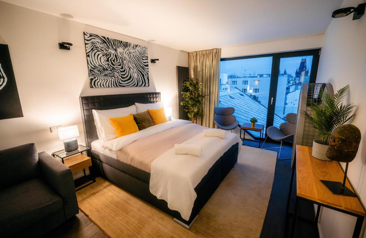 5BR+2Bath Old Town Industrial Penthouse, A/C