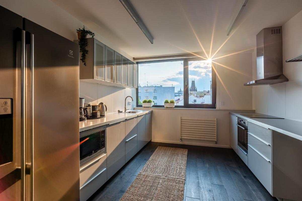 5BR+2Bath Old Town Industrial Penthouse, A/C