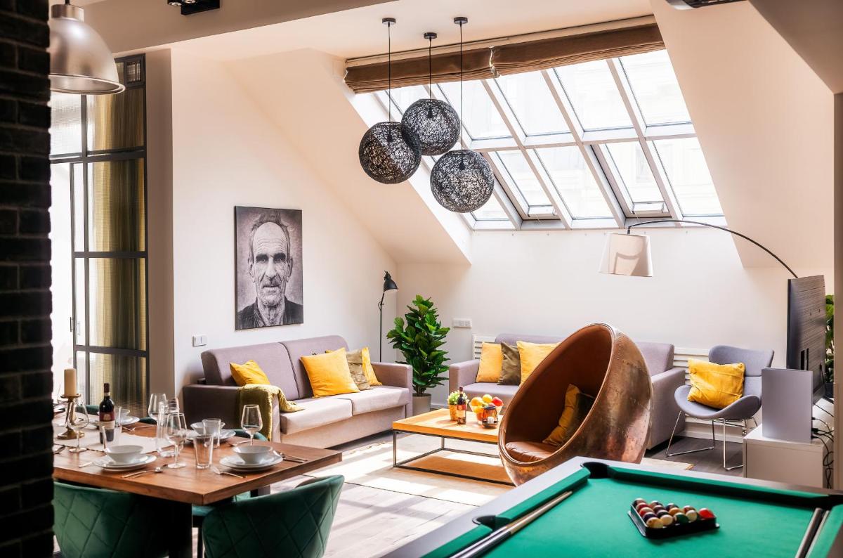5BR+2Bath Old Town Industrial Penthouse, A/C