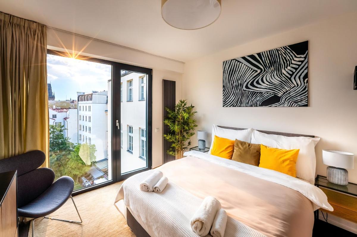 5BR+2Bath Old Town Industrial Penthouse, A/C