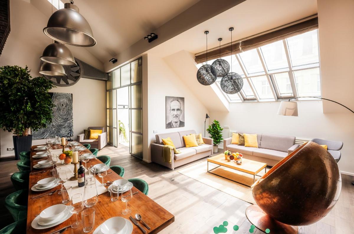 5BR+2Bath Old Town Industrial Penthouse, A/C