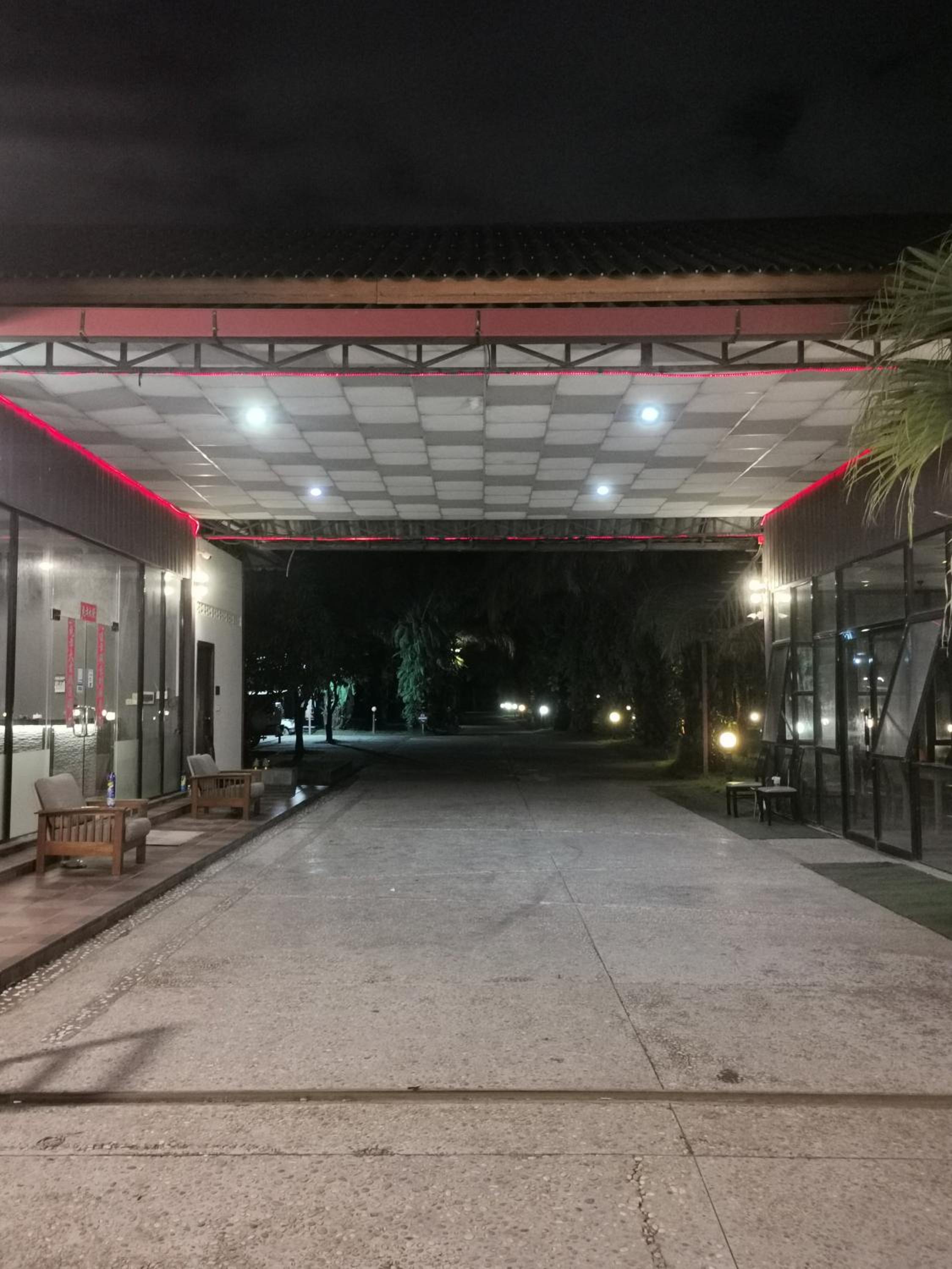 Twin Palms Resort