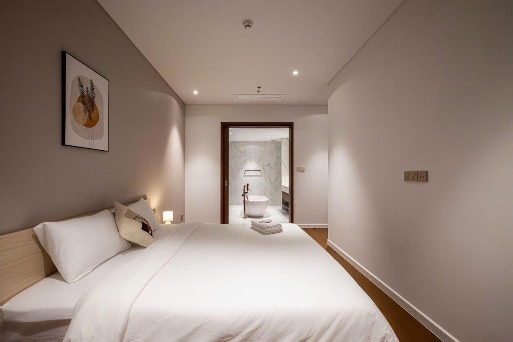 THE CREST-Central Saigon Riverside -Free POOL-GYM-SAUNA Room-YOGA Room