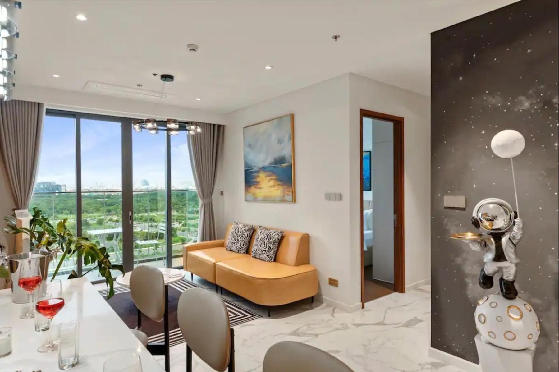 THE CREST-Central Saigon Riverside -Free POOL-GYM-SAUNA Room-YOGA Room