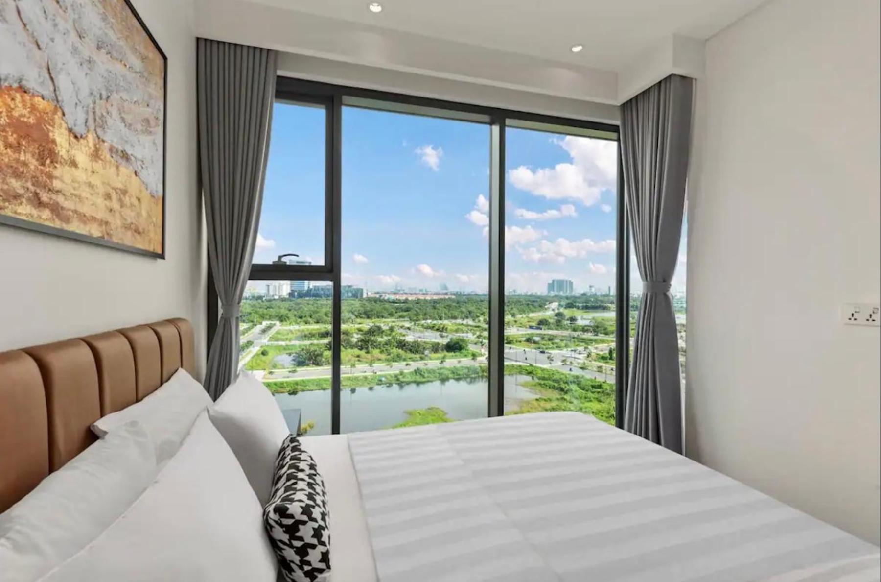 THE CREST-Central Saigon Riverside -Free POOL-GYM-SAUNA Room-YOGA Room