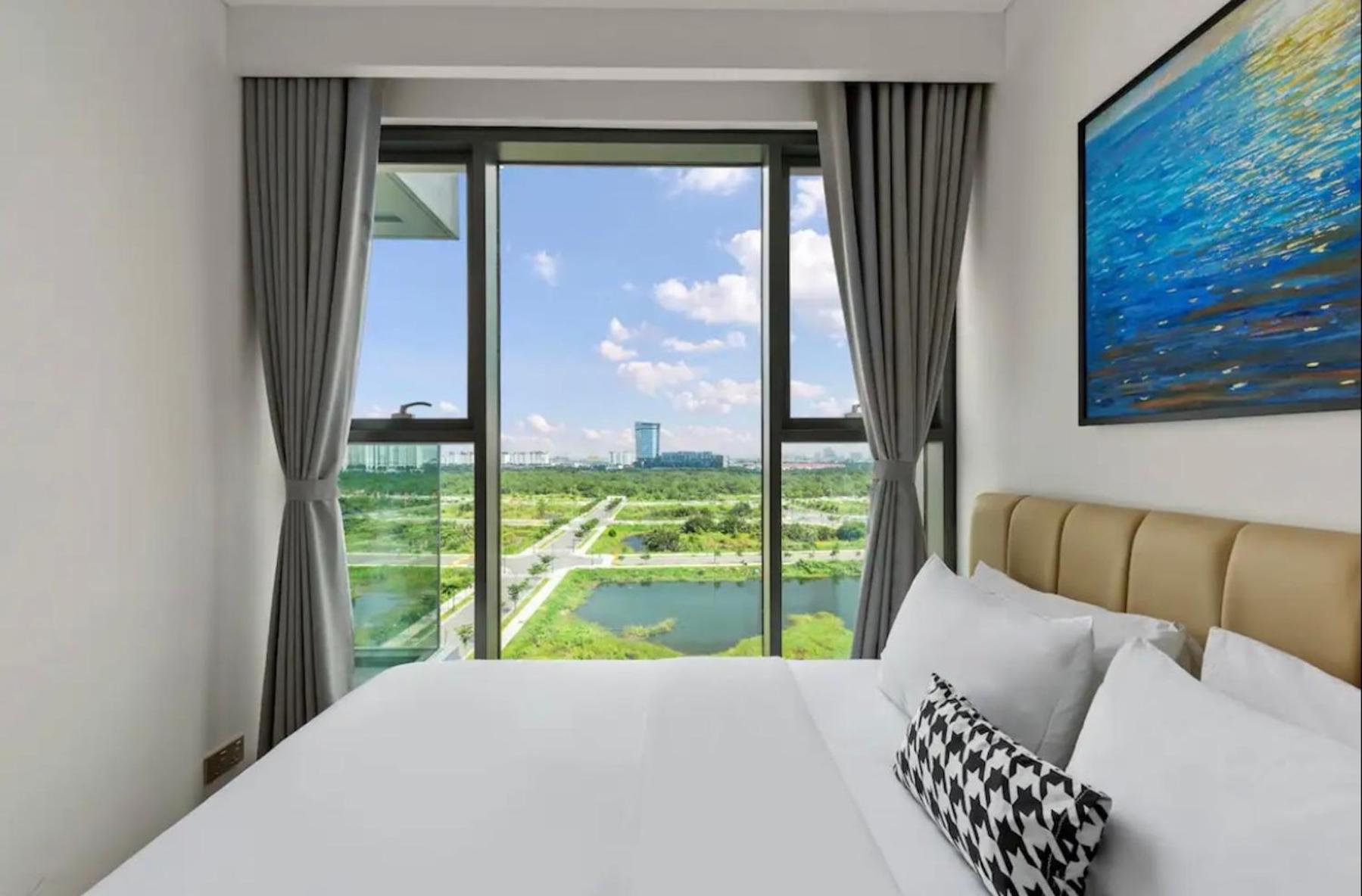 THE CREST-Central Saigon Riverside -Free POOL-GYM-SAUNA Room-YOGA Room