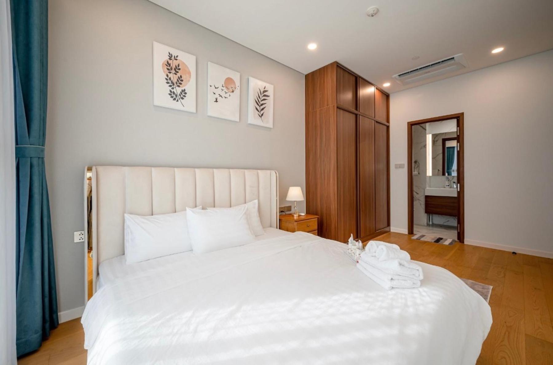 THE CREST-Central Saigon Riverside -Free POOL-GYM-SAUNA Room-YOGA Room
