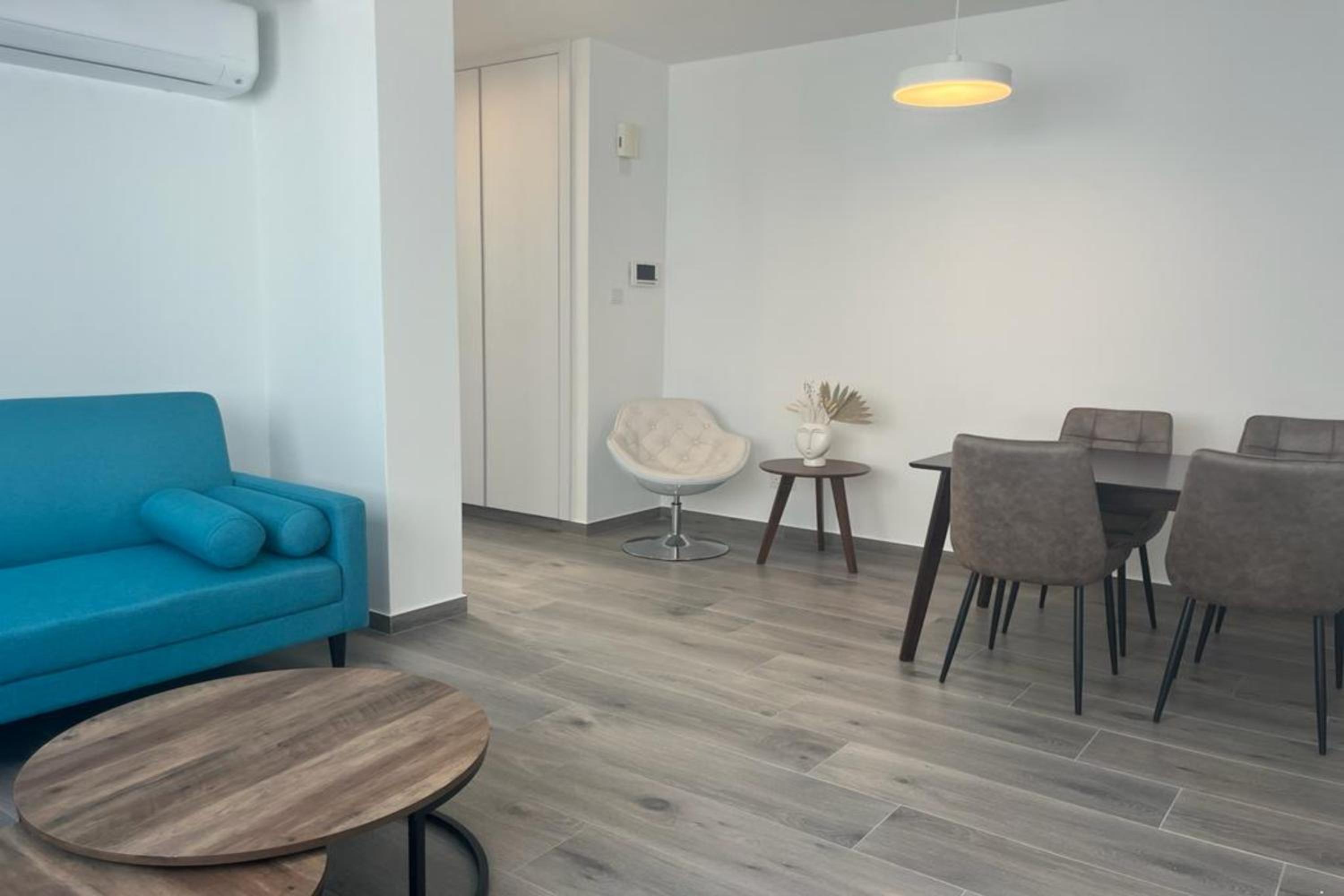Phaedrus Living Coral Suites Tranquility