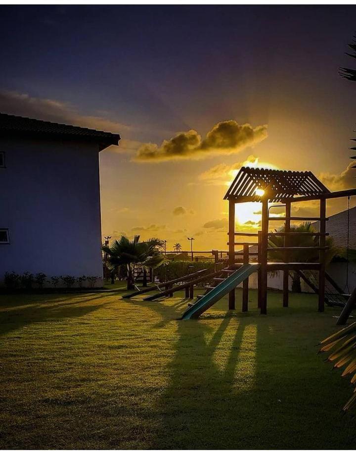Apartamento Térreo 3 suítes Master Resort Treebies à Beira Mar Subauma Bahia