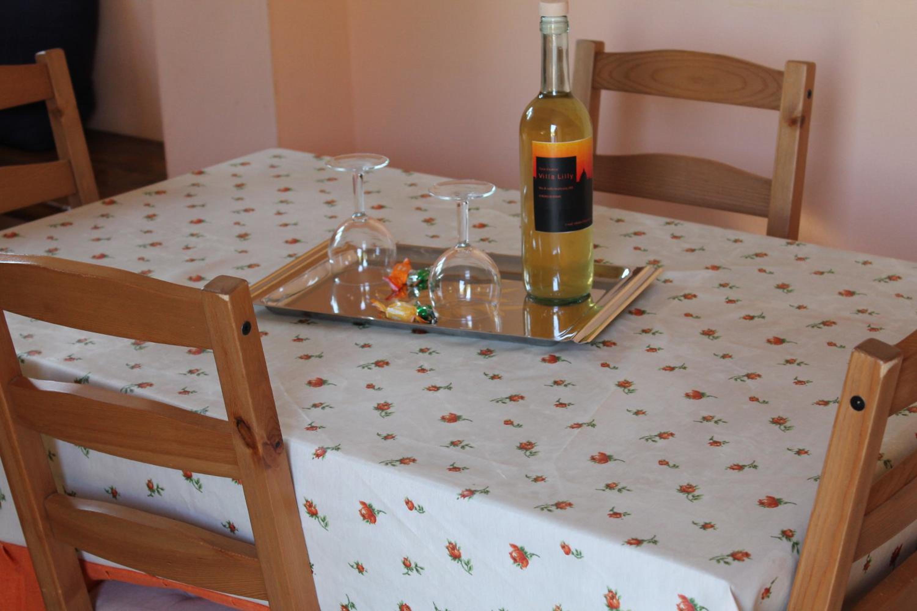 Villa Lilly en Prima Porta — dining