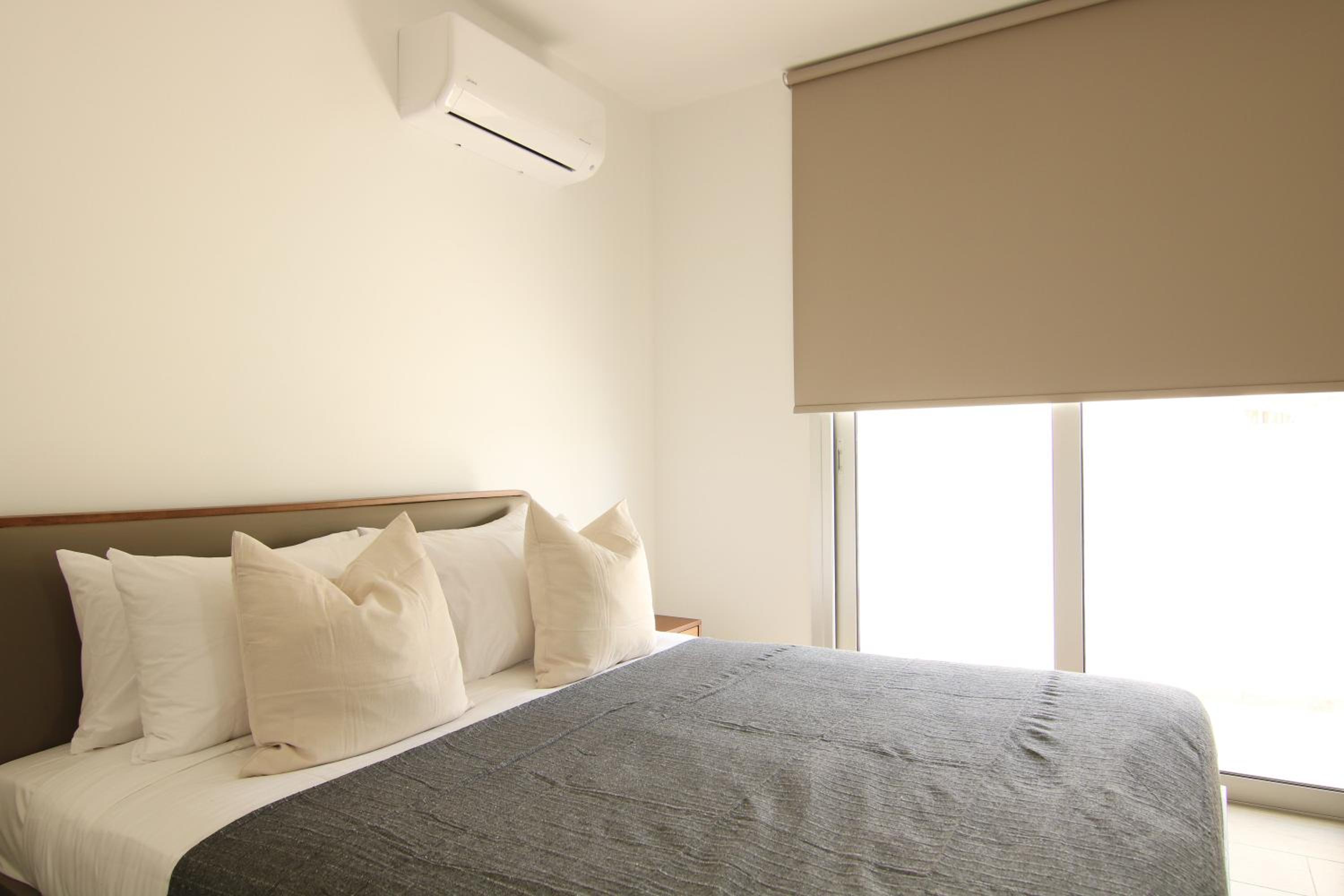 Phaedrus Living Coral Suites Ambiance