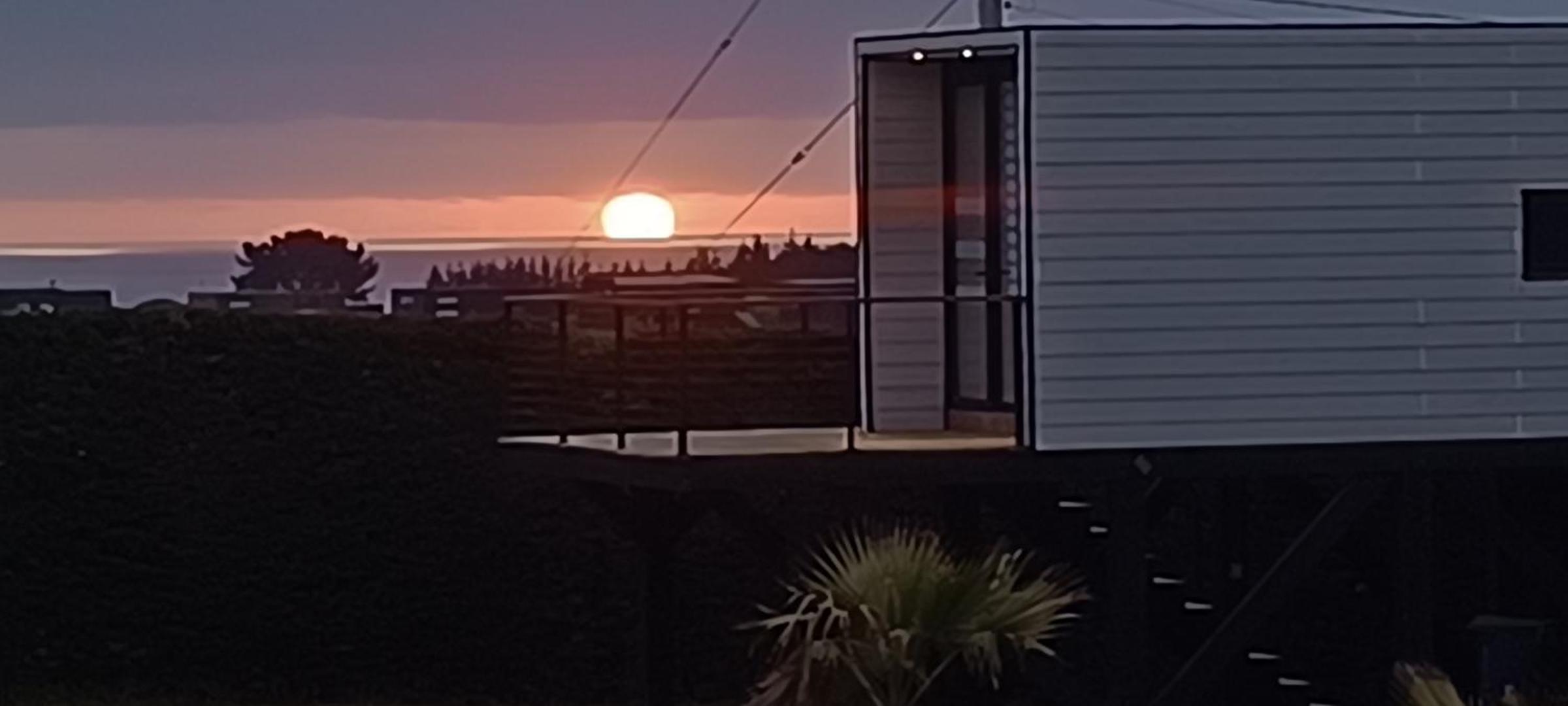 Parcela PLANA con Casa Vista al Mar y Valle, WIFI, TV CABLE, UBICACIÓN PRIVILEGIADA, Portón Automático, PRIVADA