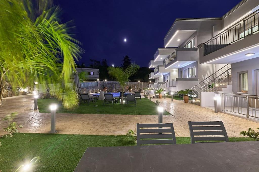 Modern Family apartment Ewa with pool, dining area on Crete coast view 4