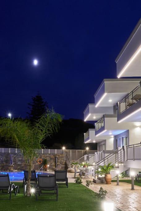 Modern Family apartment Ewa with pool, dining area on Crete coast view 3
