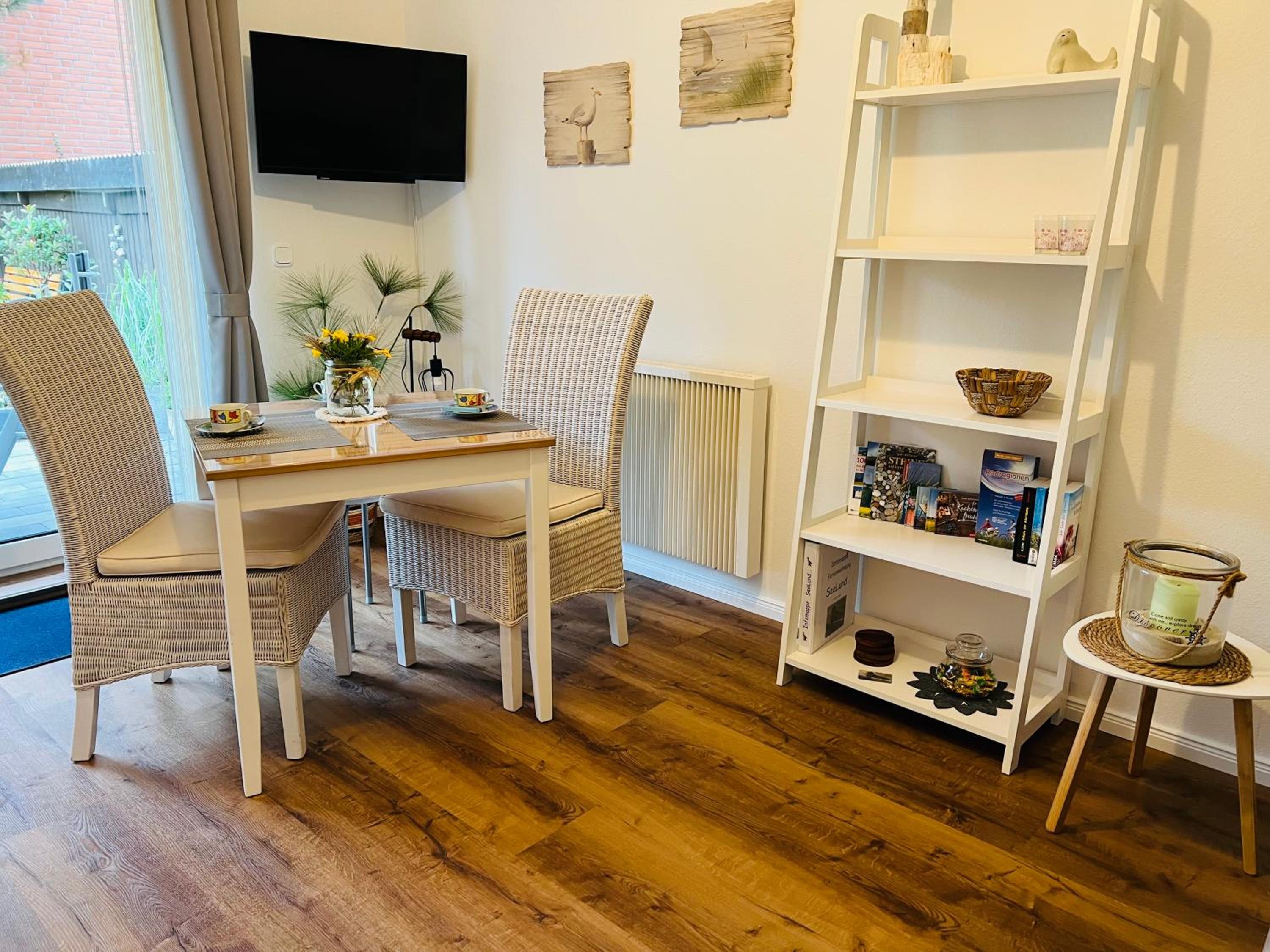 SeeLund - Meeresrauschen lauschen - ruhiges sonniges Apartment mit Garten und Terrasse nahe Strand und Ostsee