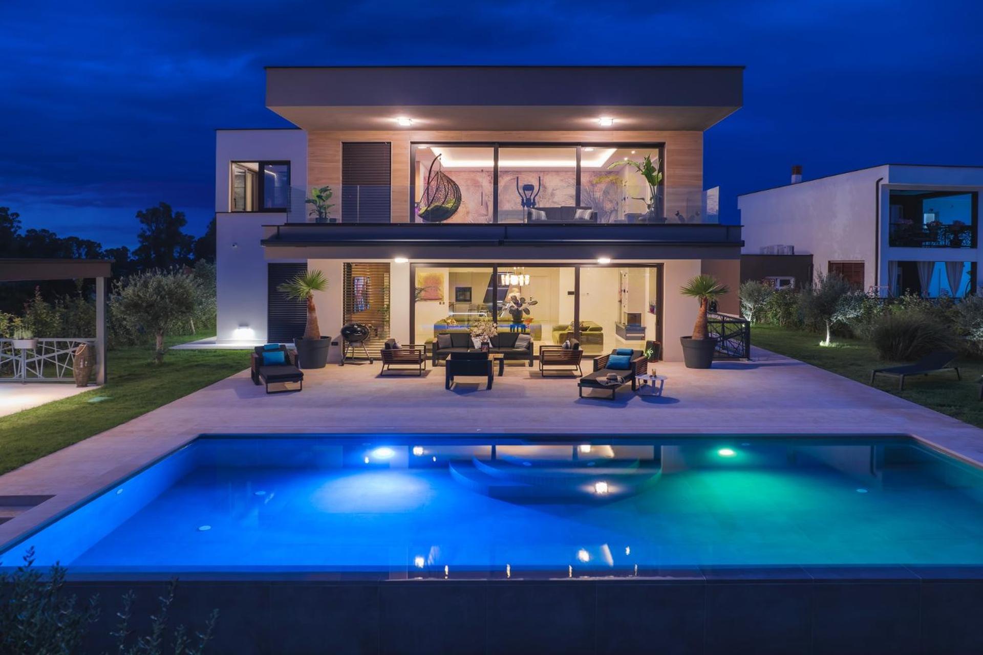 Luxus Villa La Casaccia mit Meerblick - by Istrabook