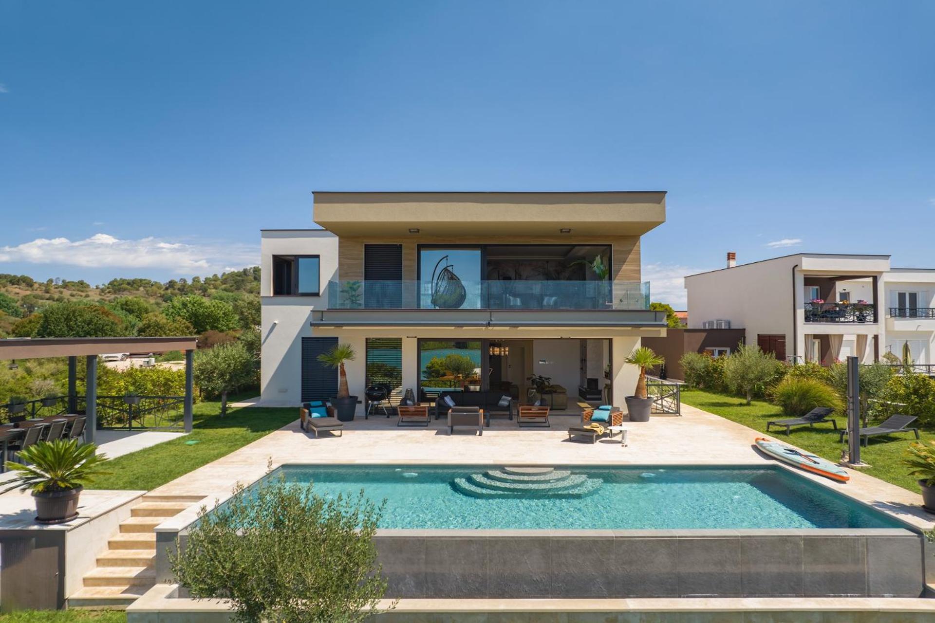 Luxus Villa La Casaccia mit Meerblick - by Istrabook