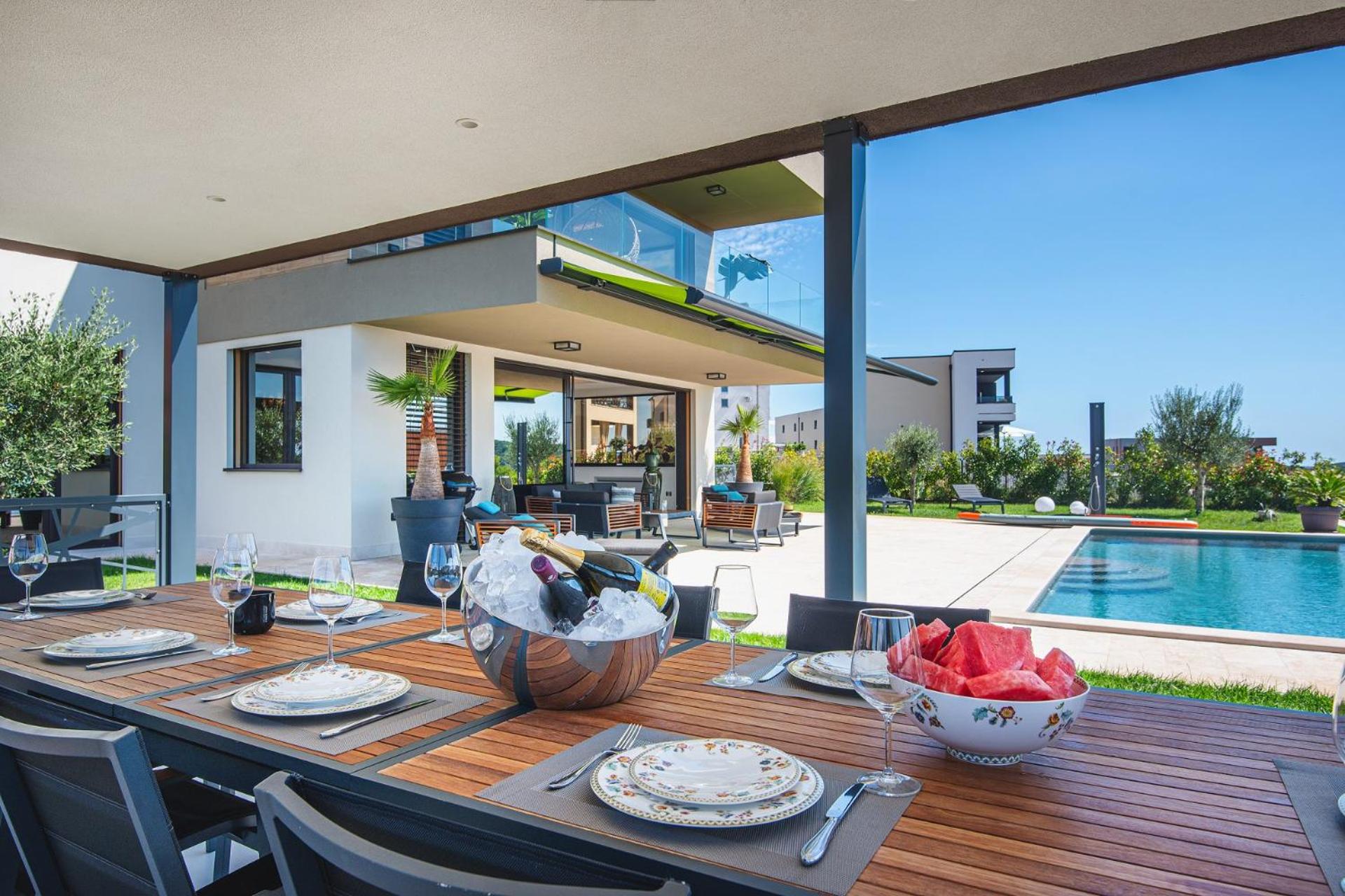 Luxus Villa La Casaccia mit Meerblick - by Istrabook