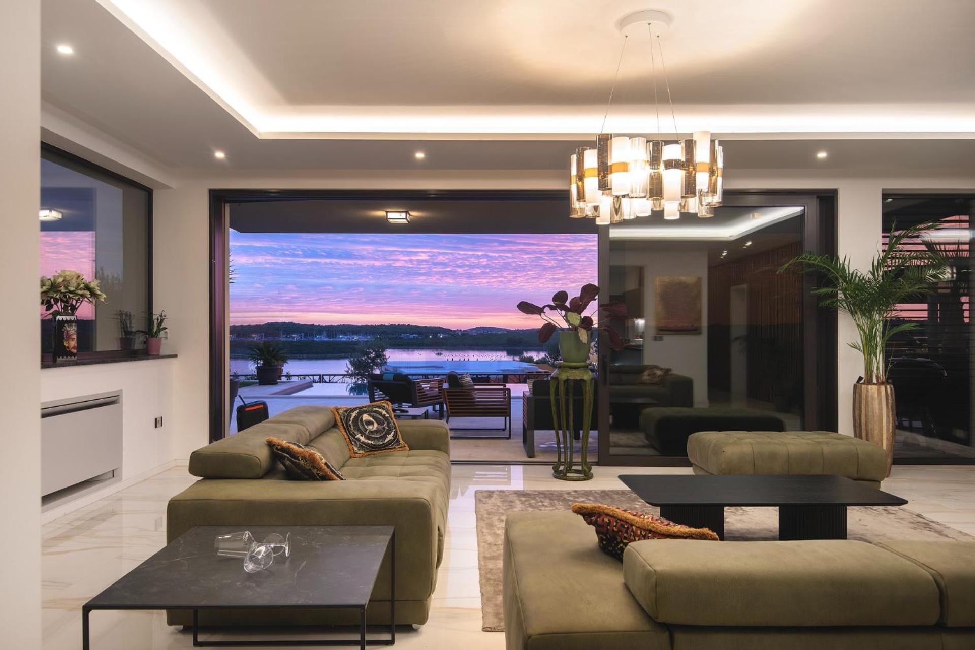 Luxus Villa La Casaccia mit Meerblick - by Istrabook