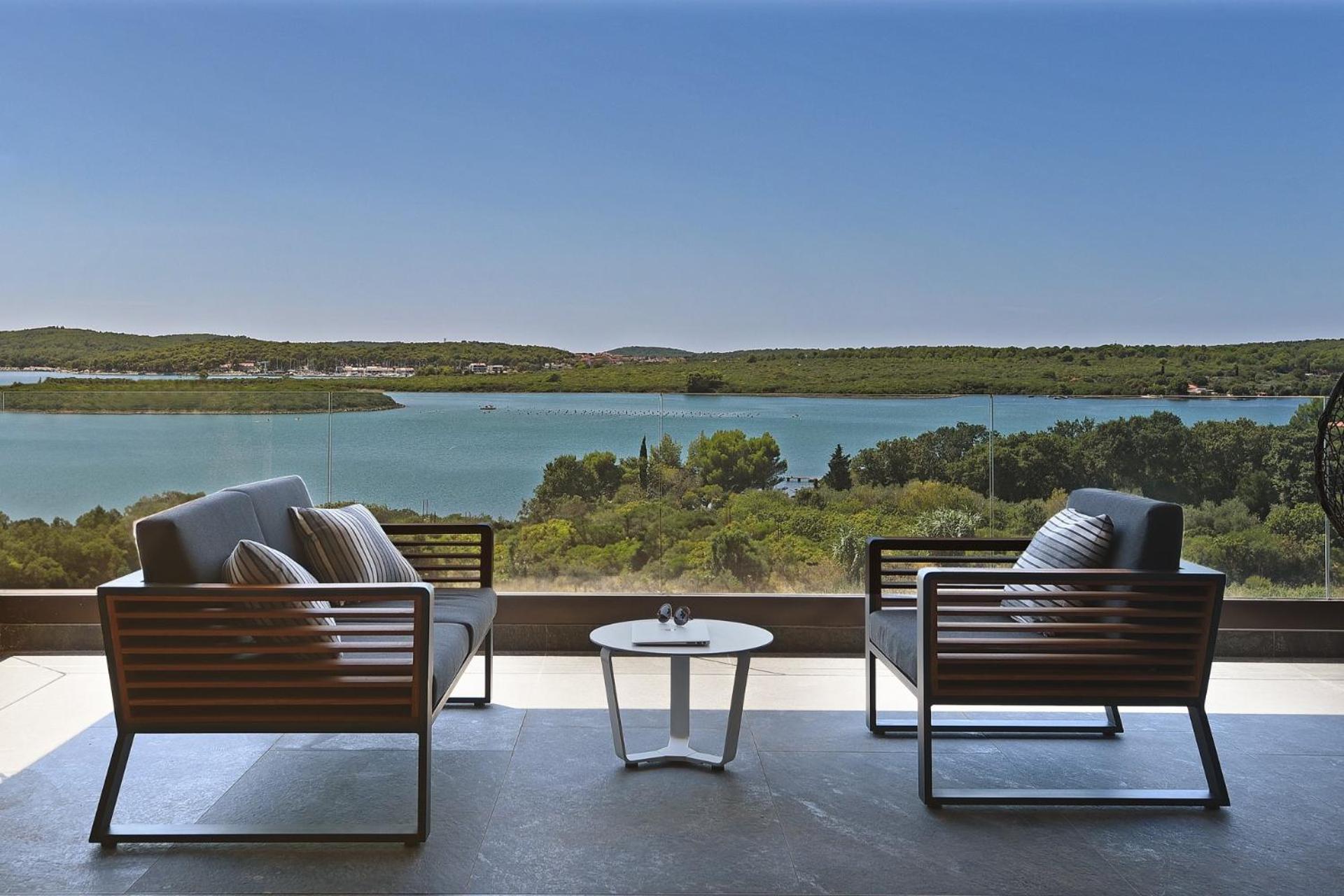 Luxus Villa La Casaccia mit Meerblick - by Istrabook
