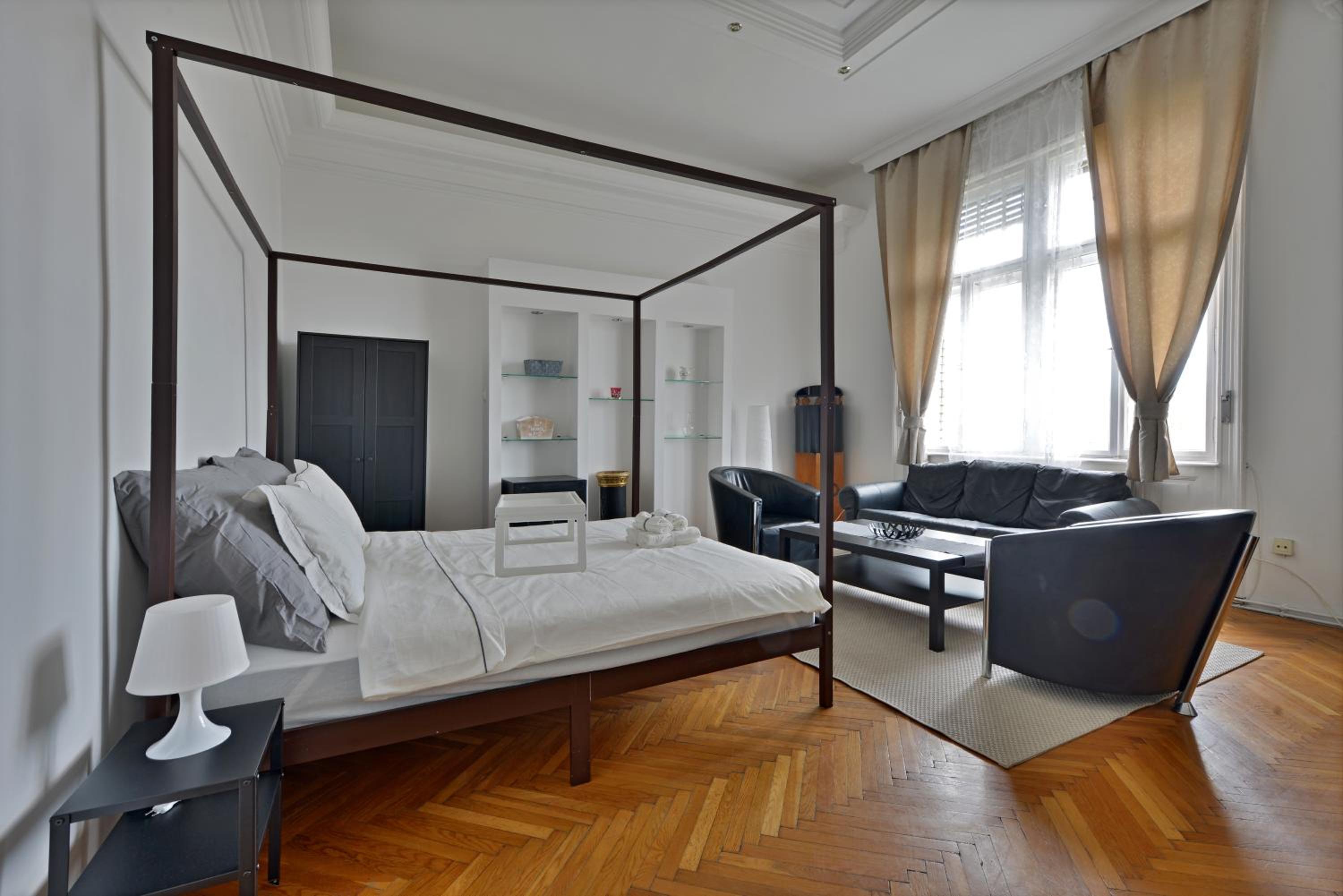 Buda Apartman house 8