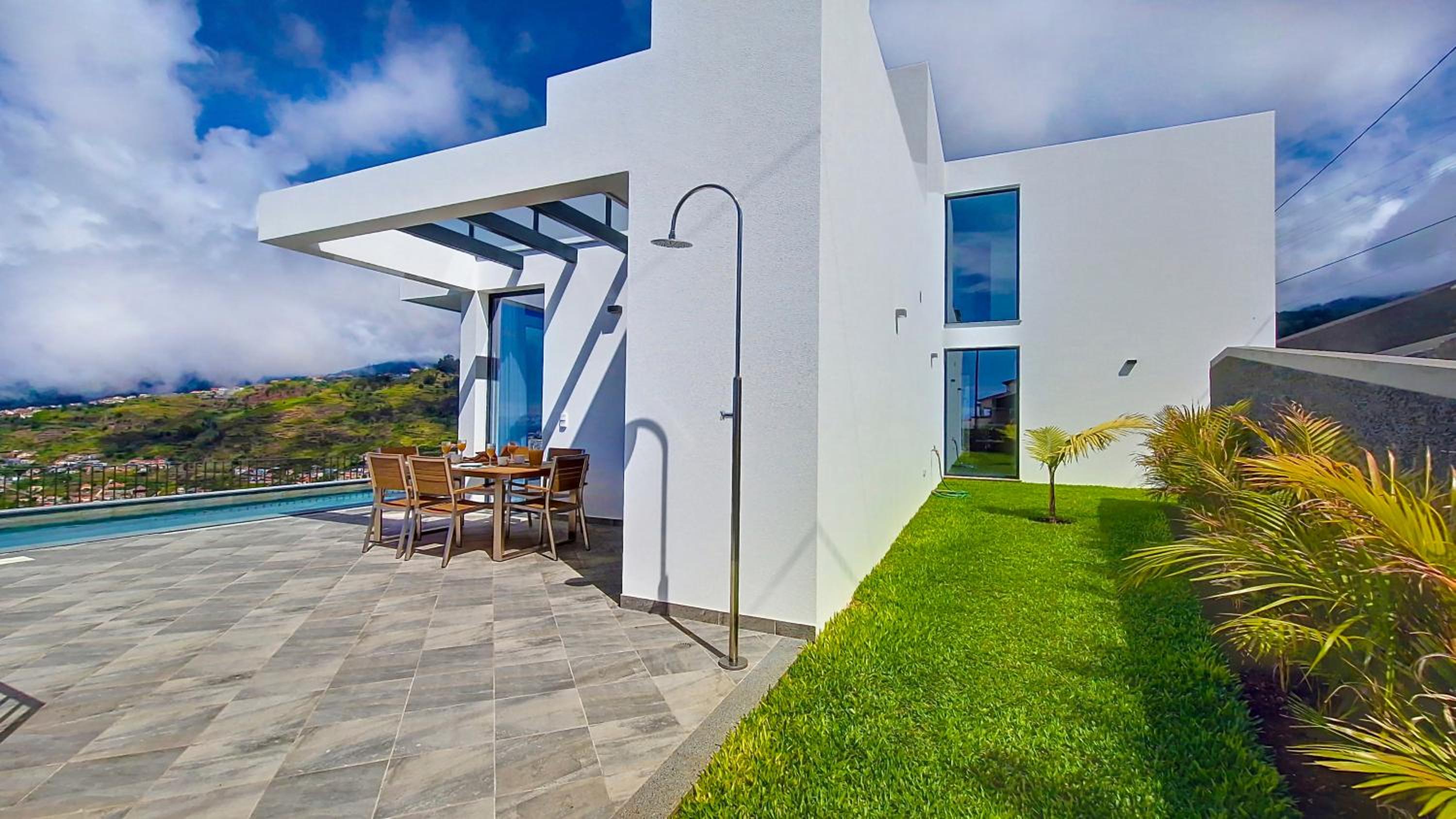 Ohana Ocean View by Lovelystay view 2