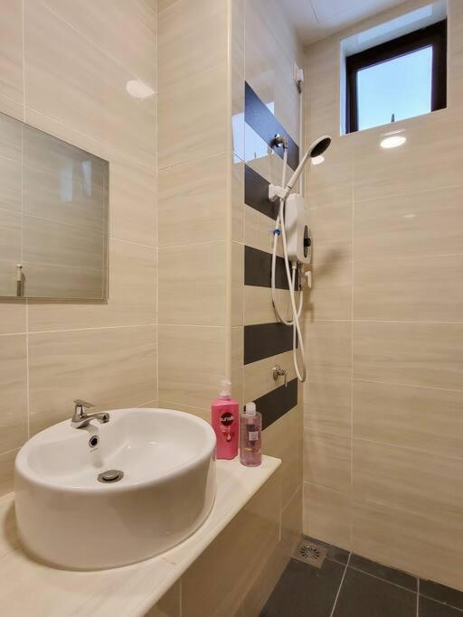 D'Summit Tropika - 2 Rooms 4 Pax, Free Parking