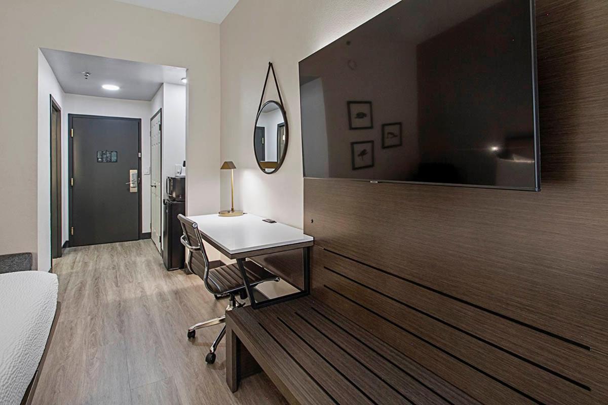 Macon Vacations - Wingate by Wyndham Macon - Property Image 8