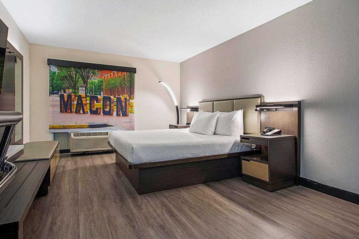 Macon Vacations - Wingate by Wyndham Macon - Property Image 12