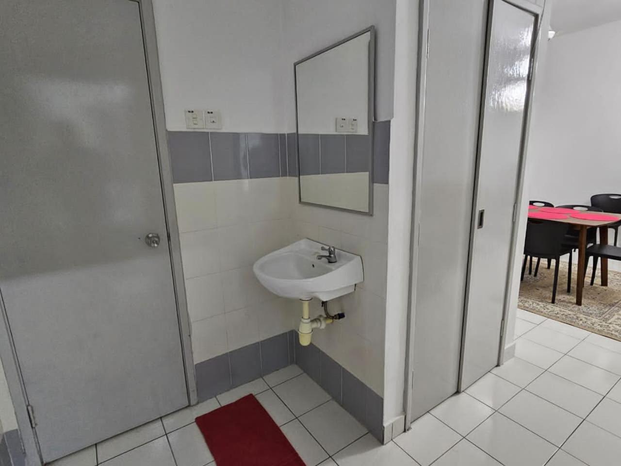 Mirror Condostay @ Saujana Aster Condominium photo 8