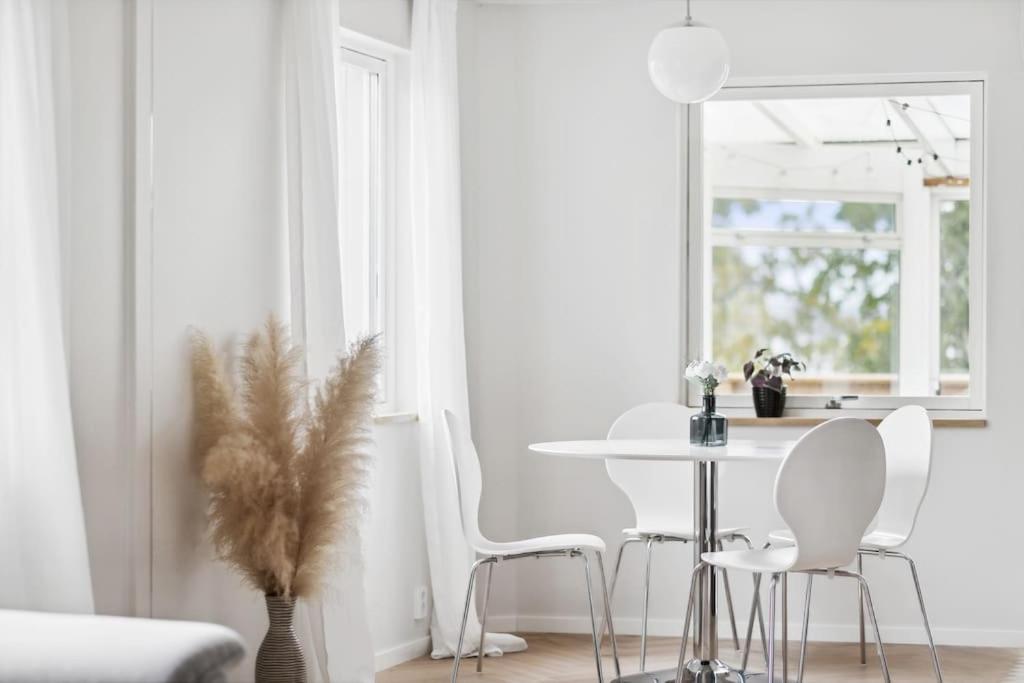 Sjönära hus med grillstuga & vacker omgivning