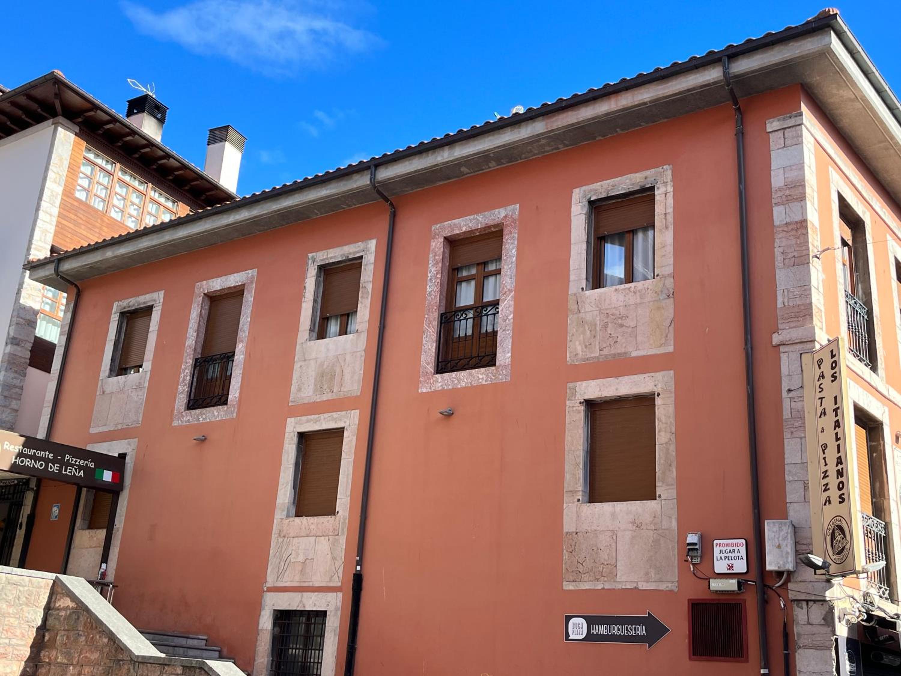 ApartamentosArturo Llanes LaPlaza Atico céntrico