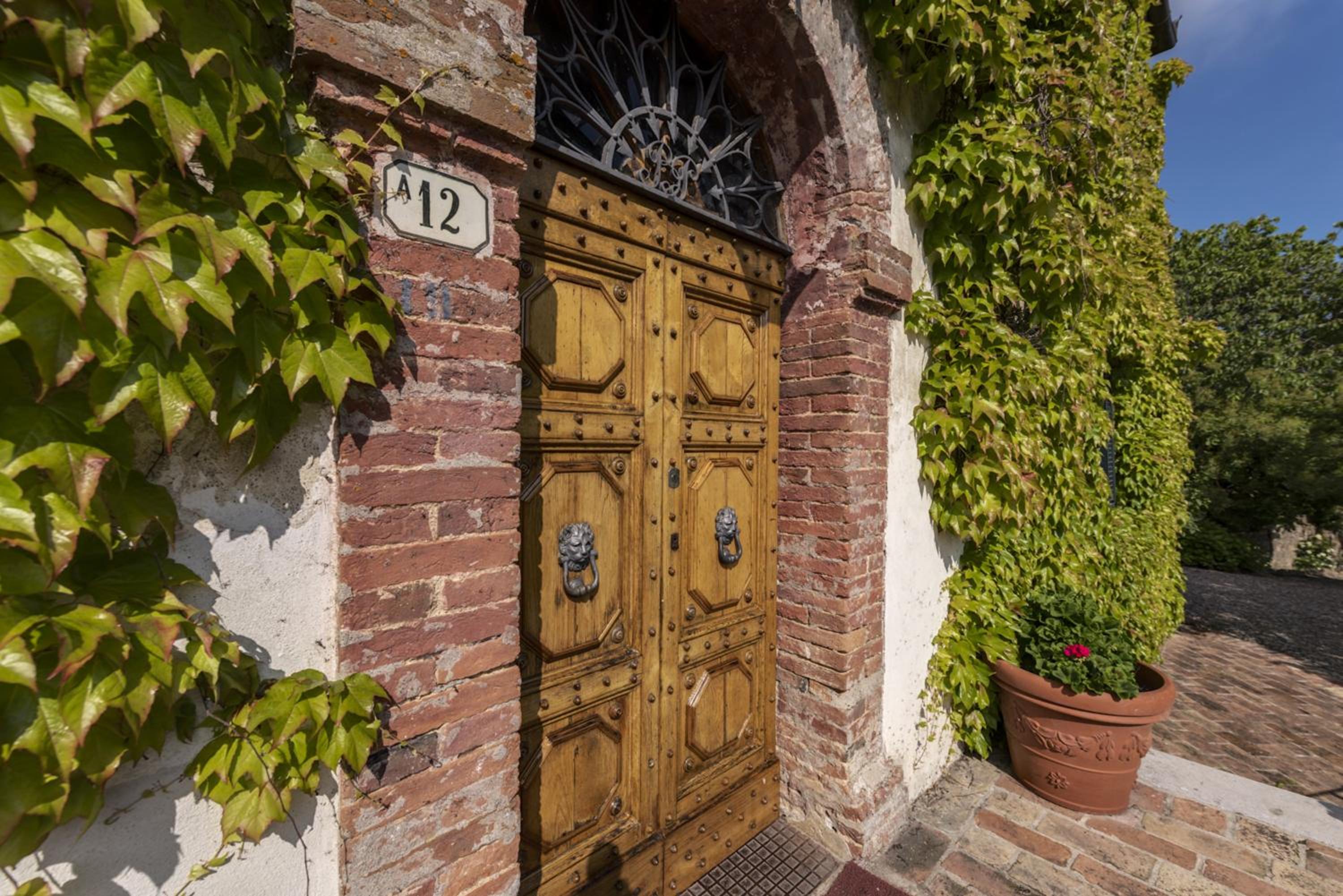 Quaint house in Murlo with shared pool