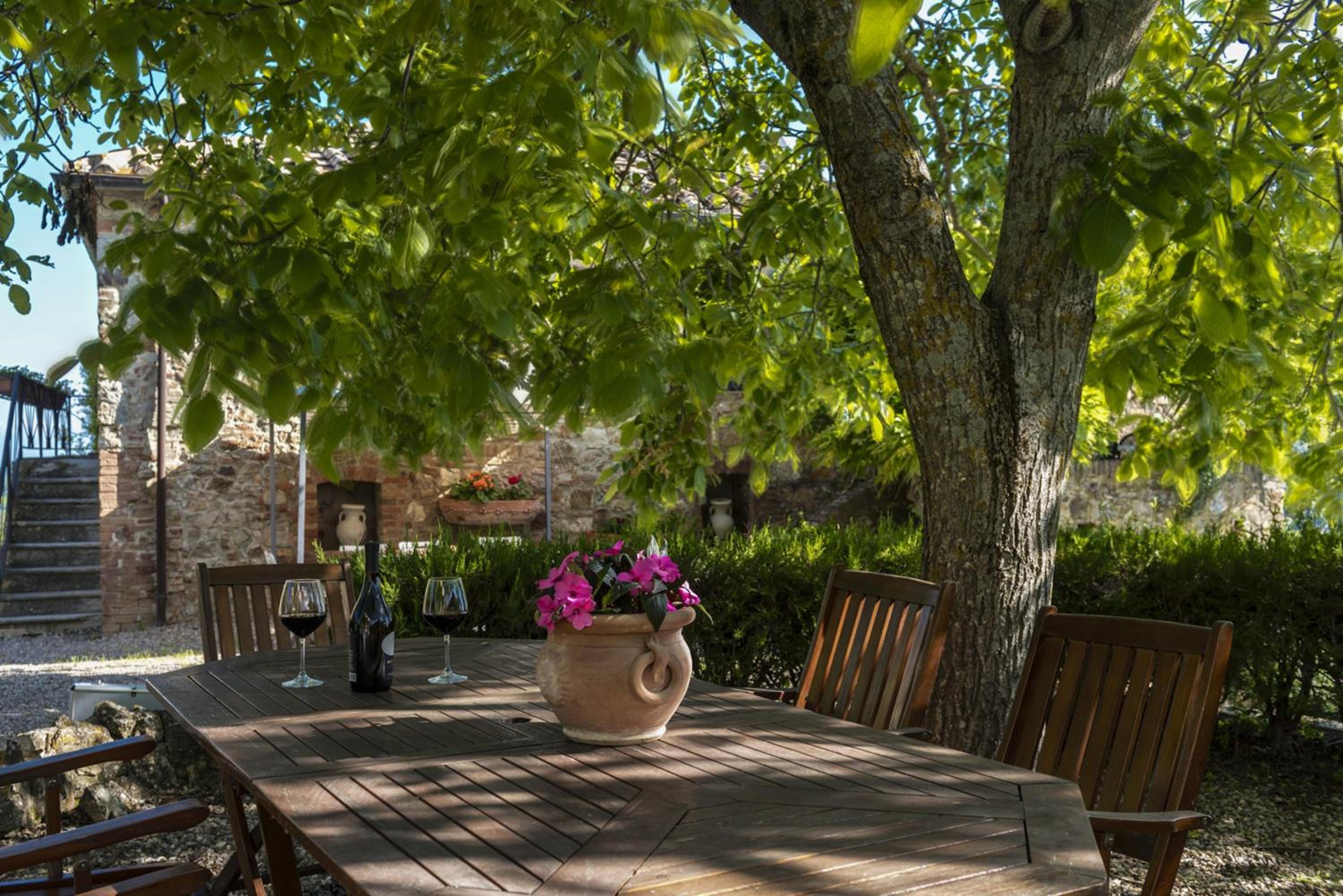 Quaint house in Murlo with shared pool