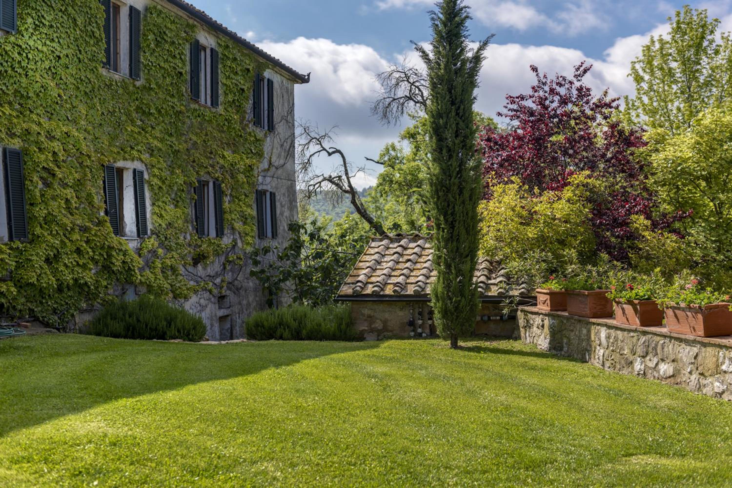 Quaint house in Murlo with shared pool