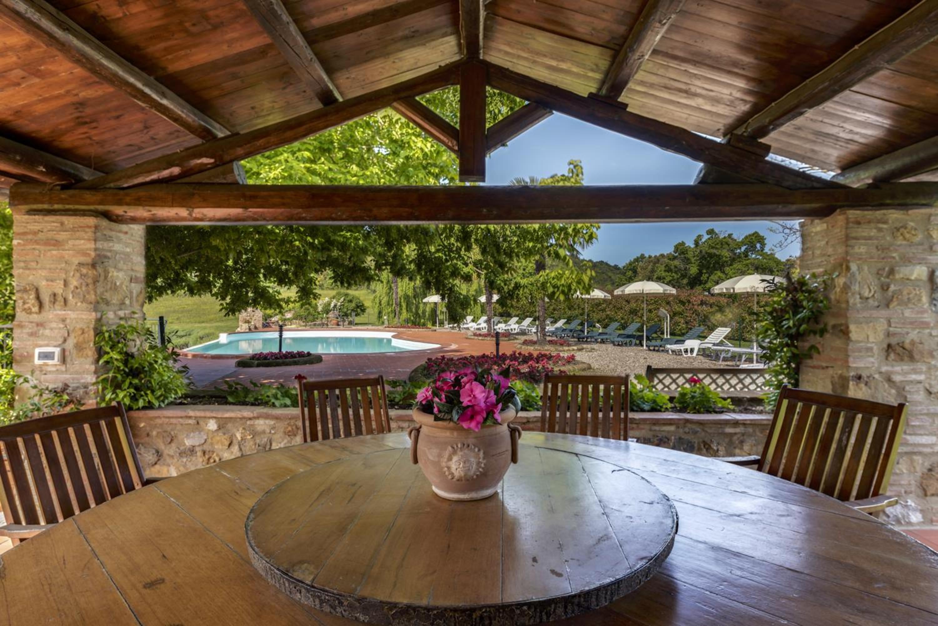 Quaint house in Murlo with shared pool