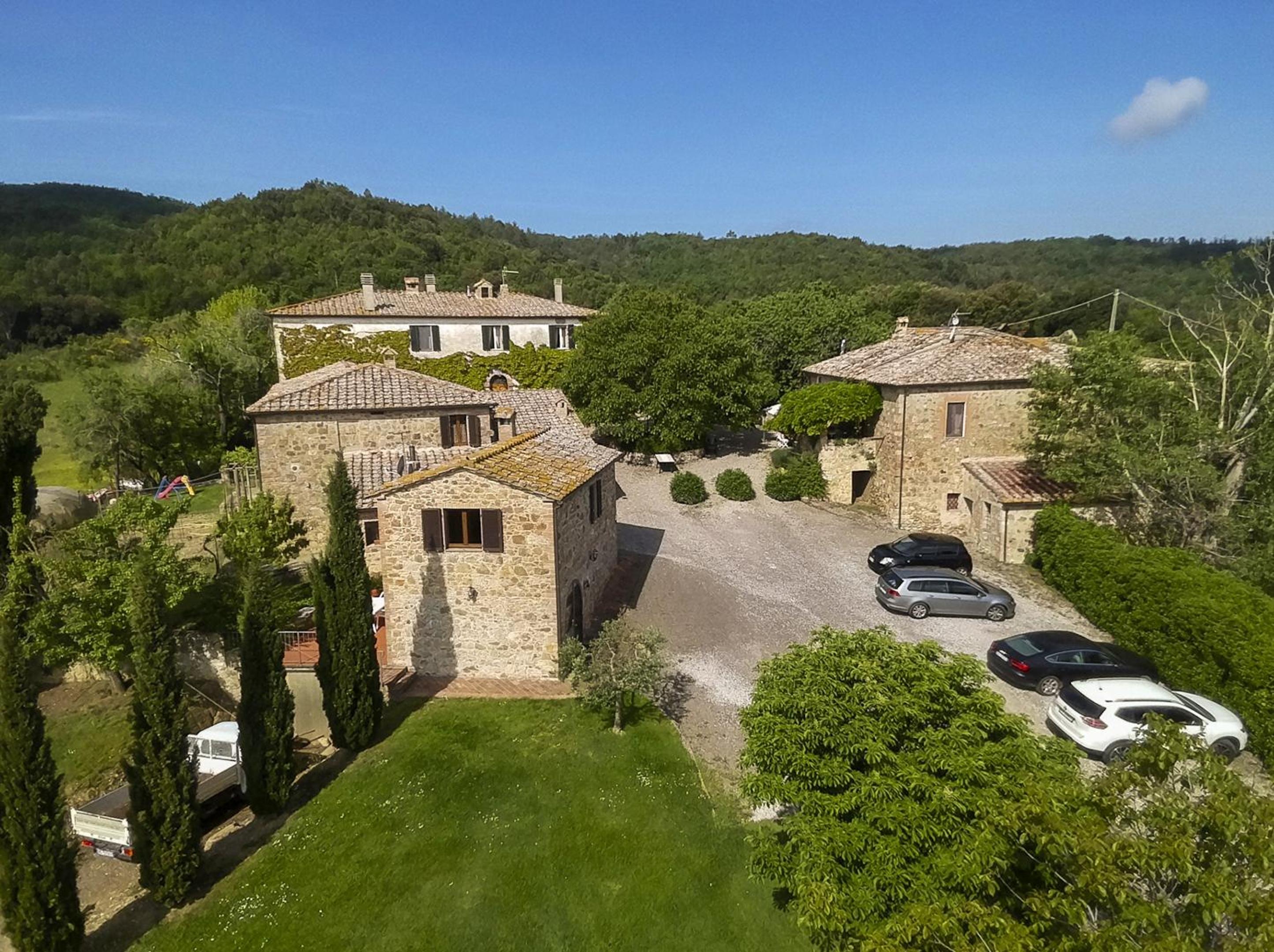 Quaint house in Murlo with shared pool
