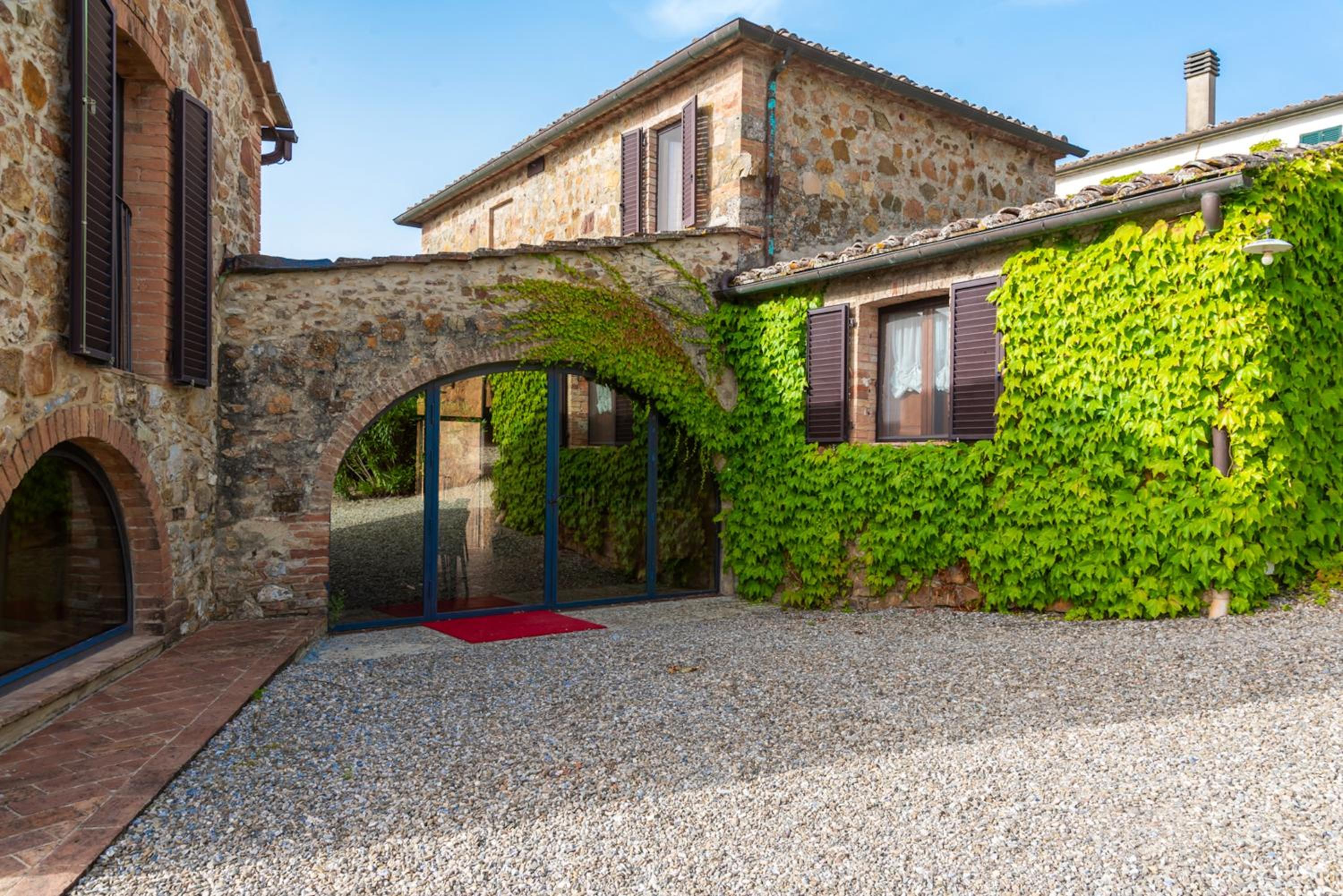 Quaint house in Murlo with shared pool