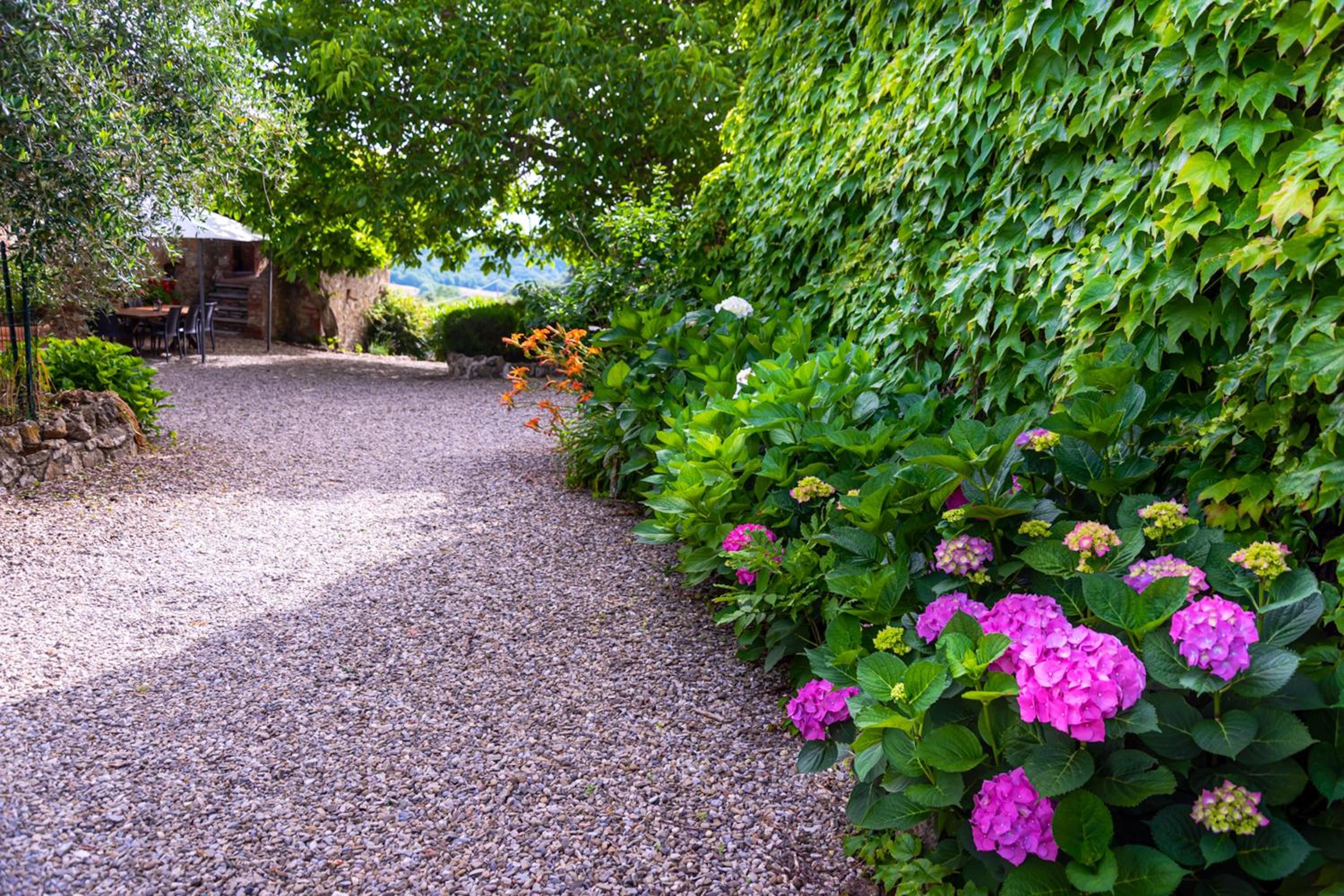 Quaint house in Murlo with shared pool