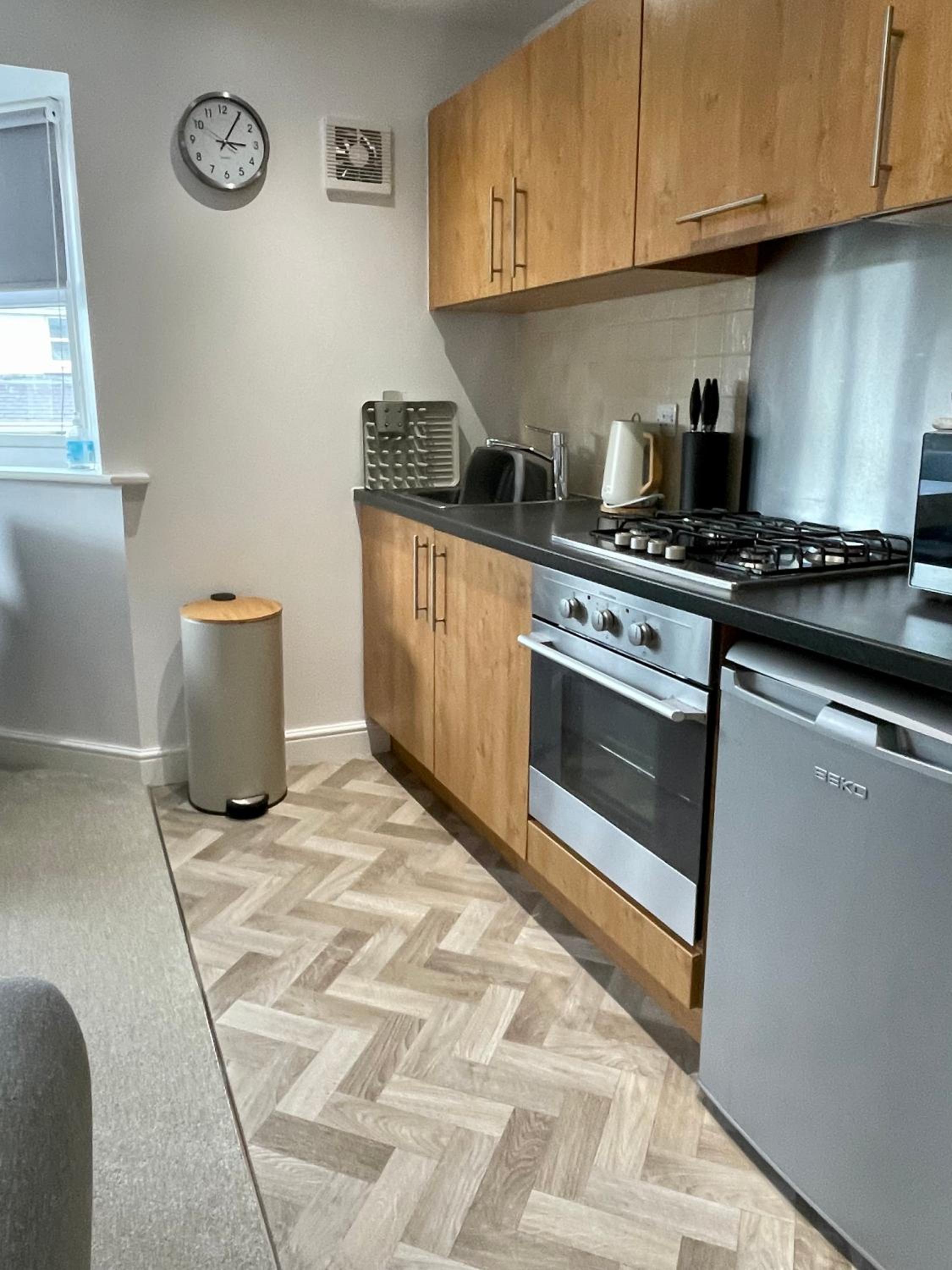 Compact Modern Apartment Single Person or Couple Only view 5