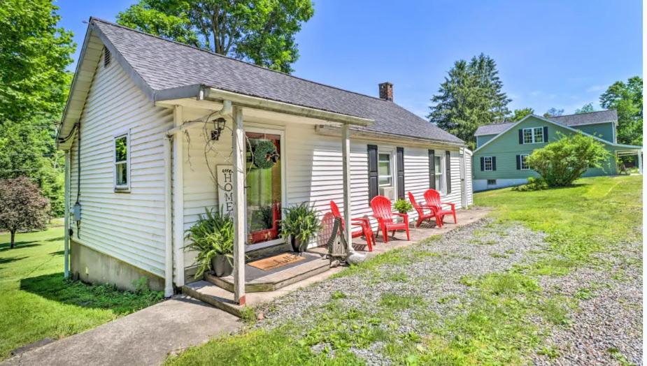 Historic Sears River Home (Main Level) on 10 Acres view 2