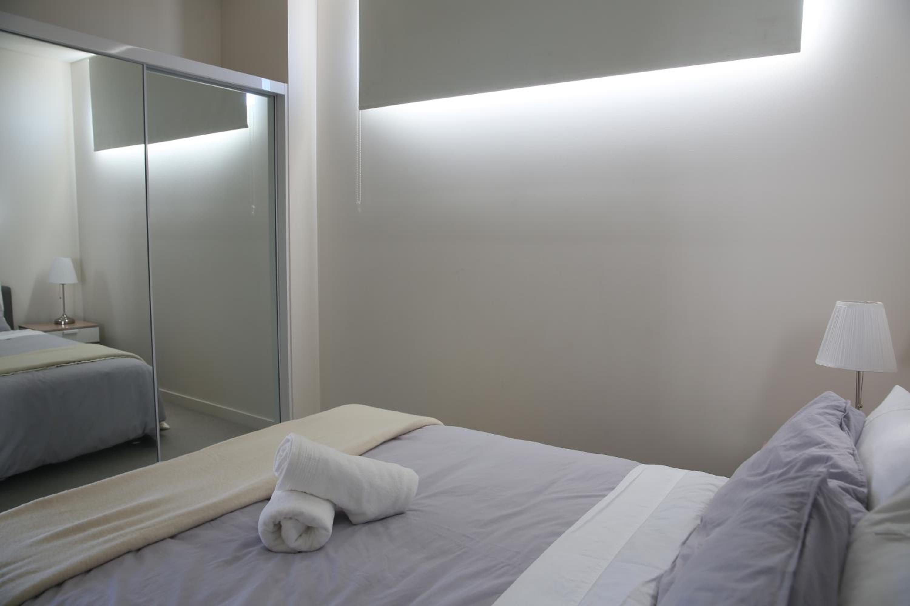 Adelaide CBD Bluebird Apartment